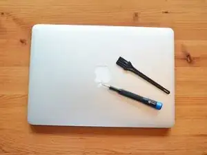 How to clean your MacBooks fan and prevent overheating!