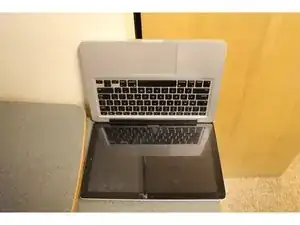 Unibody MacBook Pro 15" Glass Replacement