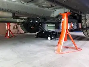 How to use a floor jack with the 2010-2017 Suzuki Swift