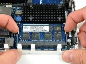 Mac mini Model A1176 RAM Replacement