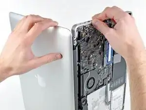 MacBook Pro 13" Unibody Mid 2012 Display Replacement