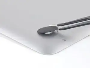 MacBook Pro 17" Unibody Feet Replacement