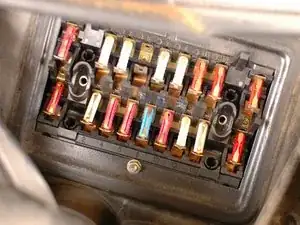 How to check Mercedes W123 Fuses