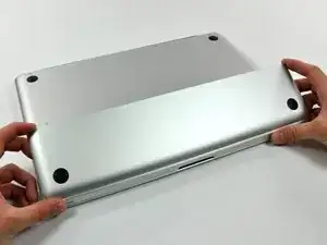 MacBook Pro 15" Unibody Late 2008 and Early 2009 Access Door Replacement