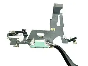 Lightning Connector Assembly