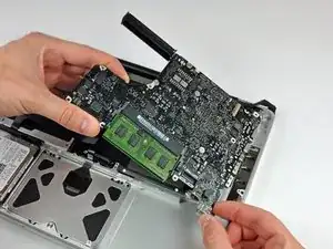 MacBook Pro 13" Unibody Mid 2009 Logic Board Replacement