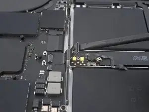 MacBook Pro 16" 2021 Battery Connector Replacement