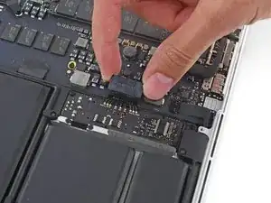 MacBook Pro 13" Retina Display Late 2013 Battery Connector Replacement