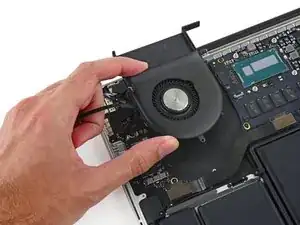 MacBook Pro 13" Retina Display Early 2015 Fan Replacement