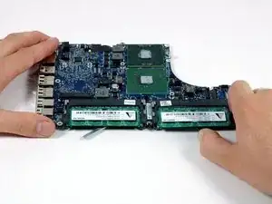 MacBook Core Duo Logic Board Replacement