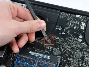 MacBook Pro 15" Unibody Mid 2009 Right Fan Replacement