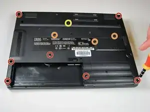 Disassembling IBM ThinkPad 560z Upper Case