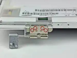 MacBook Pro 15" Core 2 Duo Models A1226 and A1260 Right Clutch Hinge Replacement