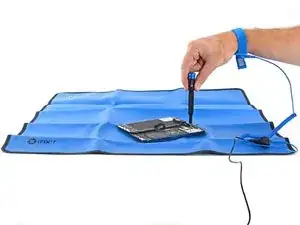 How to Use the Portable Anti-Static Mat