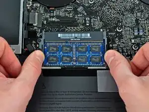 MacBook Pro 15" Unibody Mid 2009 RAM Replacement