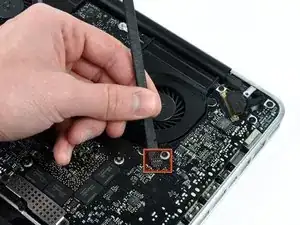 MacBook Pro 15" Unibody Mid 2009 Left Fan Replacement