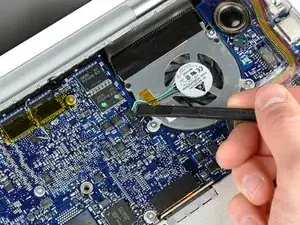 MacBook Pro 15" Core 2 Duo Models A1226 and A1260 Right Fan Replacement