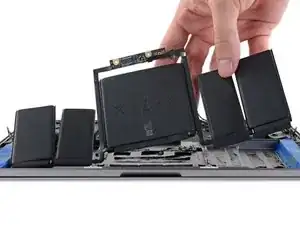 MacBook Pro 13" Touch Bar 2017 Battery Replacement