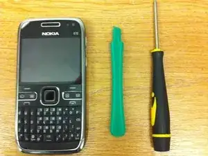 Disassembling Nokia E72