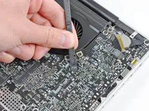 MacBook Pro 17" Unibody Logic Board Replacement