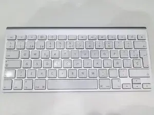 Apple Wireless Keyboard (A1255) Teardown