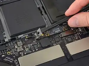 MacBook Pro 15" Touch Bar Late 2016 Battery Disconnection