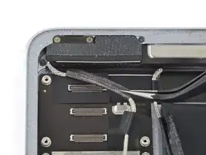 iPad Pro 9.7" Right Antenna Cable Detaching