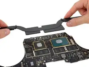 MacBook Pro 15" Touch Bar 2017 Thermal Paste Replacement