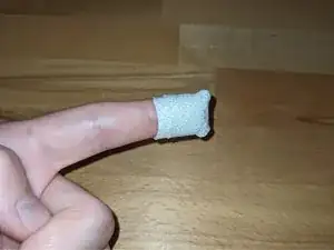 How to apply an Adhesive Bandage on a Fingertip