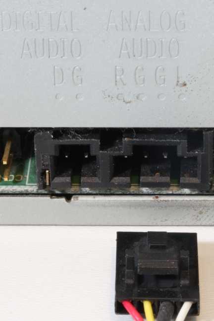 Audio output of a CR-ROM drive