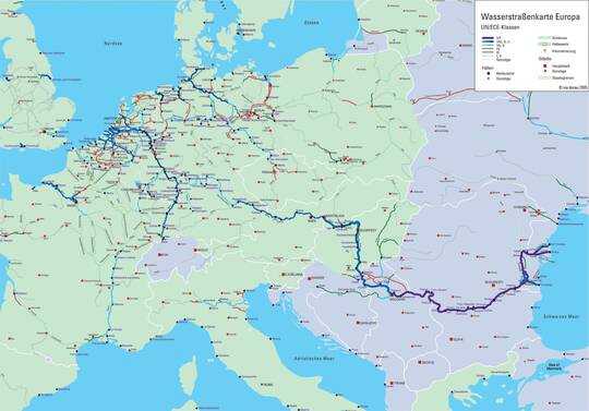 Overview of all rivers and channels accessible by inland freighters.