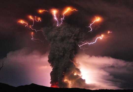 ash cloud with lightning